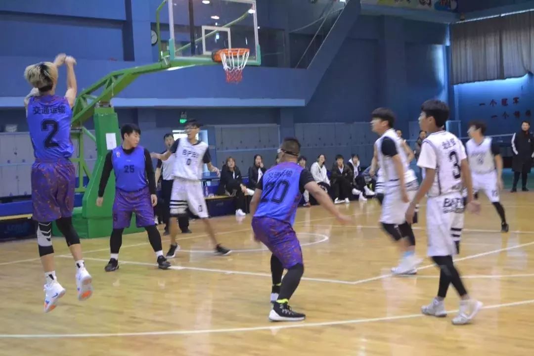  女子篮球联赛崛起，巾帼英雄不让须眉