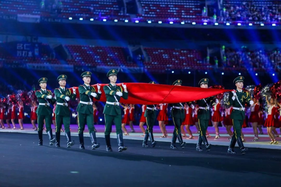  篮球文化节开幕，街头艺术与运动完美融合