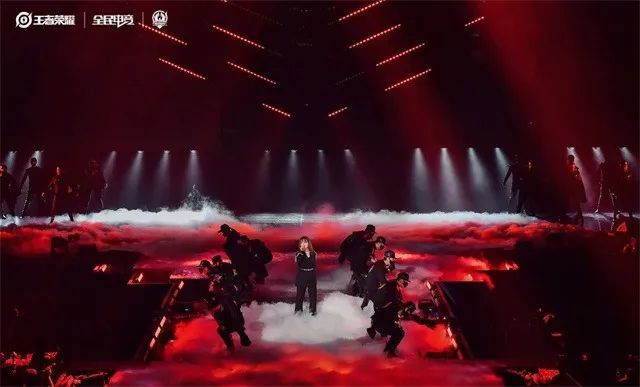  电竞年度盛典表彰优秀从业者