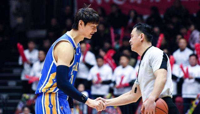  四川金强进攻乏力大比分落后于辽宁